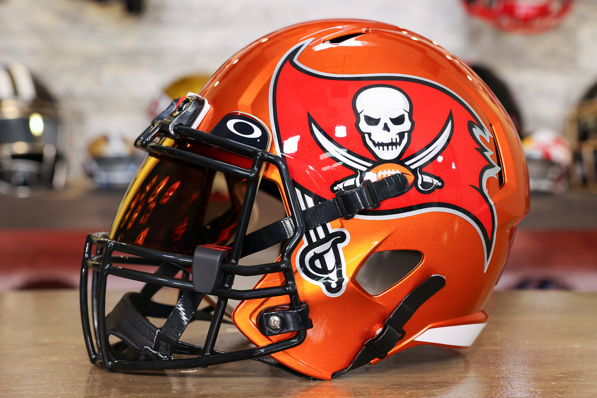 Tampa Bay Buccaneers Riddell Speed Replica Helmet - GG Edition 00197 –  Green Gridiron, Inc.