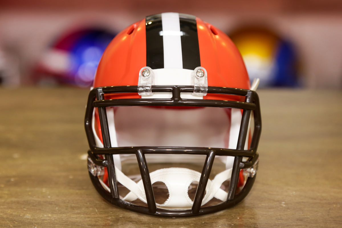 Cleveland Browns: 2022 Helmet - Officially Licensed NFL Removable Adhe