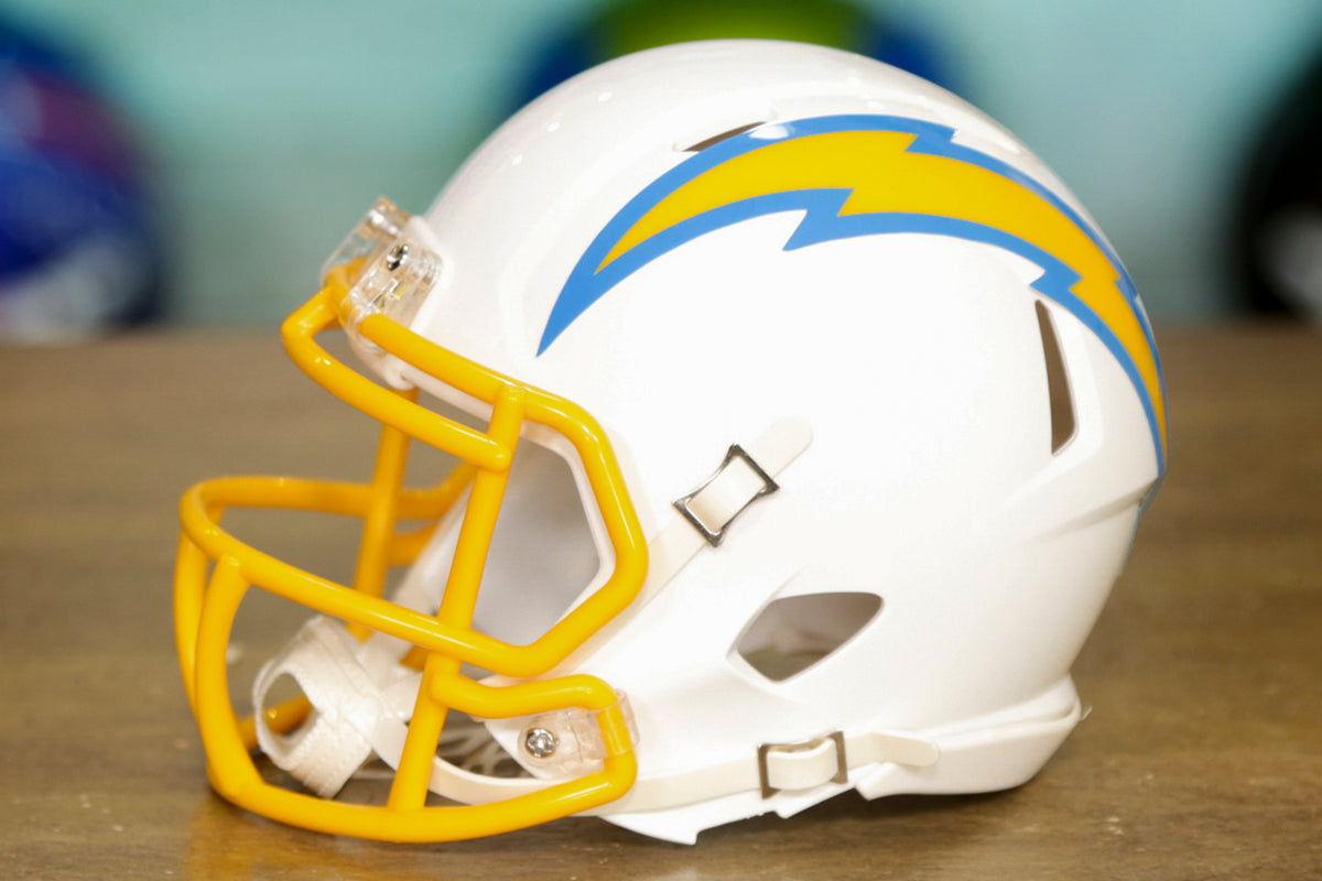 Riddell Los Angeles Chargers 2020 NFL Revolution Speed Mini Pocket Pro  Football Helmet