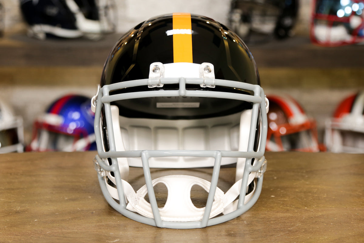 : Pittsburgh Steelers 1963-76 Throwback Replica Mini Helmet w/  Z2B Face Mask : Sports Related Collectible Mini Helmets : Sports & Outdoors