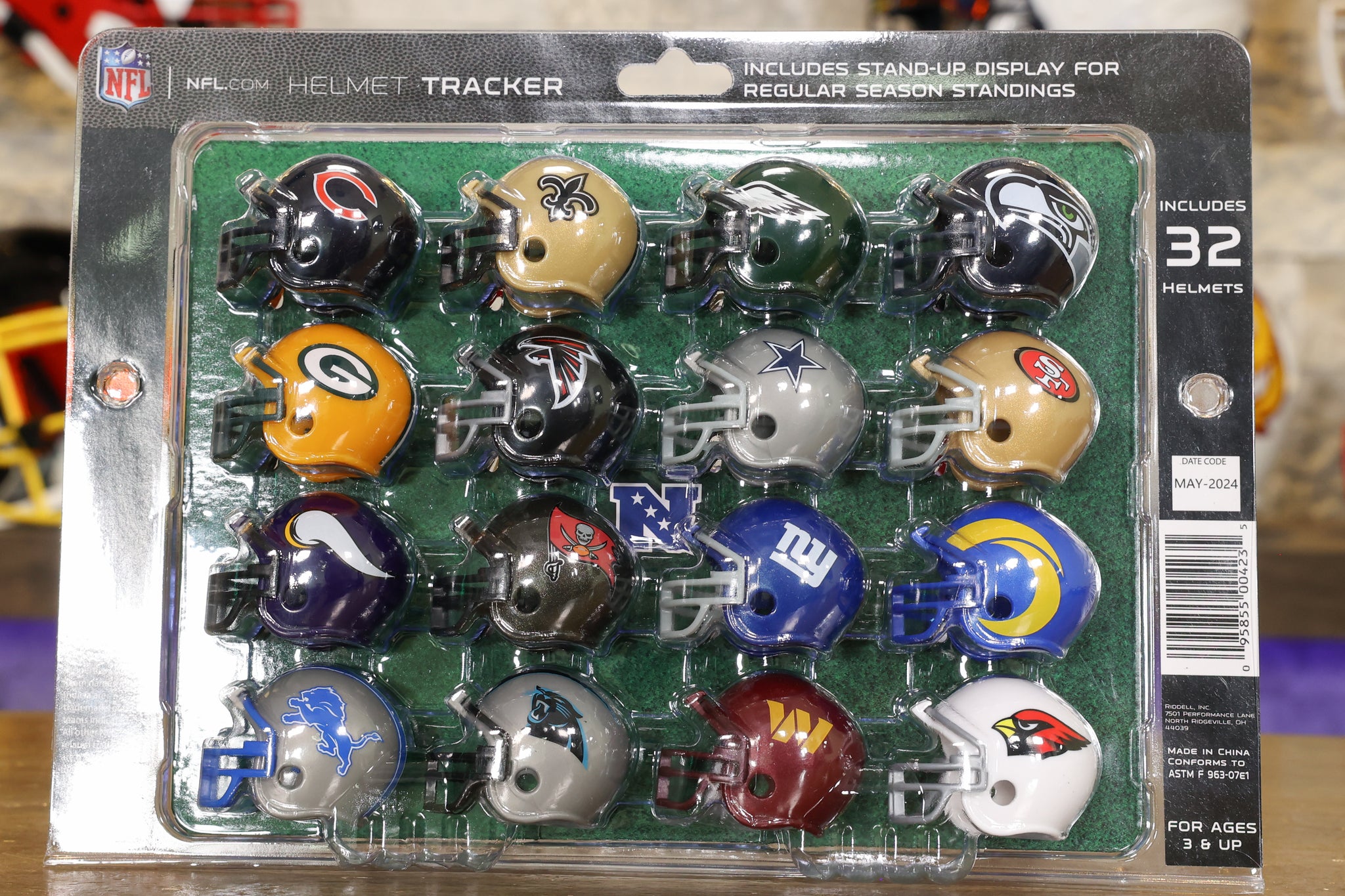 Lot of 32 Riddell NFL Football hot Mini Helmet Pocket Pro Collection + Display Case