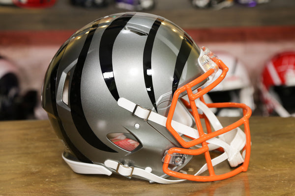 Cincinnati Bengals Unsigned Riddell FLASH Alternate Revolution Speed  Display Replica Football Helmet