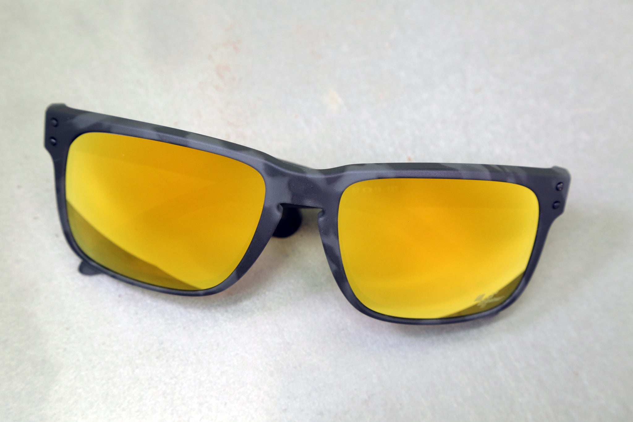 Oakley holbrook xl case hotsell