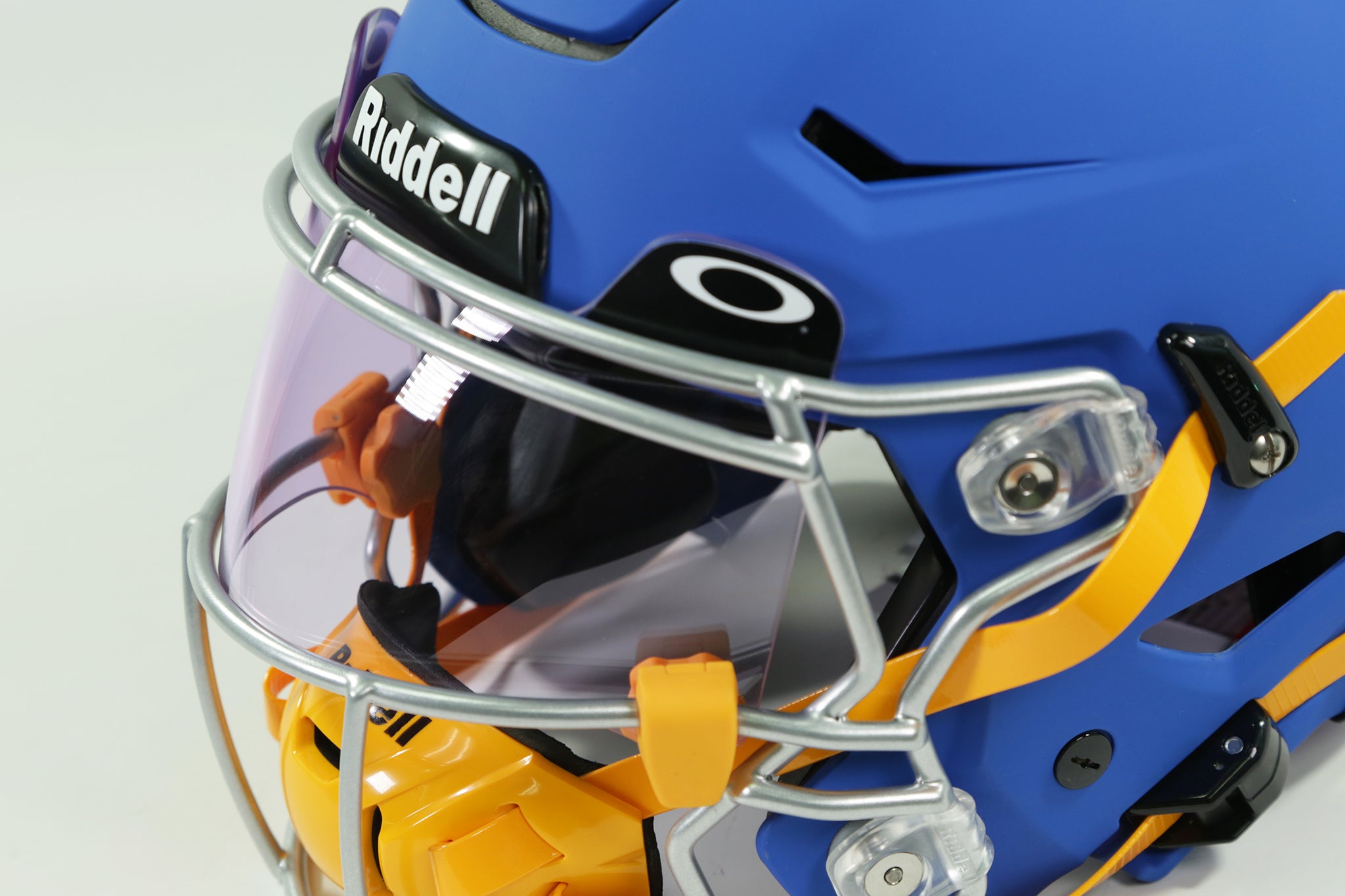 2 top OAKLEY FOOTBALL VISORS