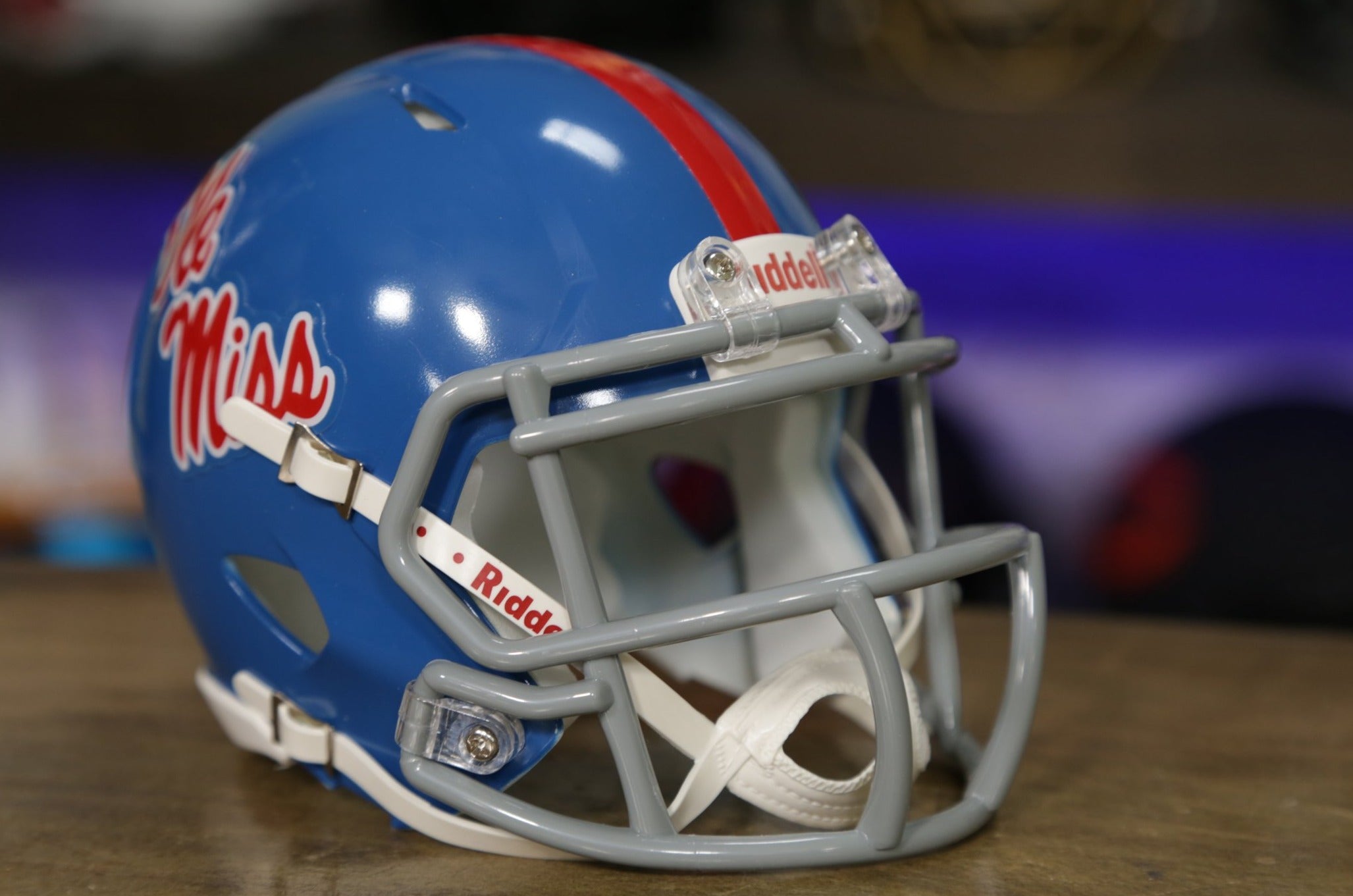 Casco Mini Ole Miss Rebels Riddell Speed ​​- Azul Polvo