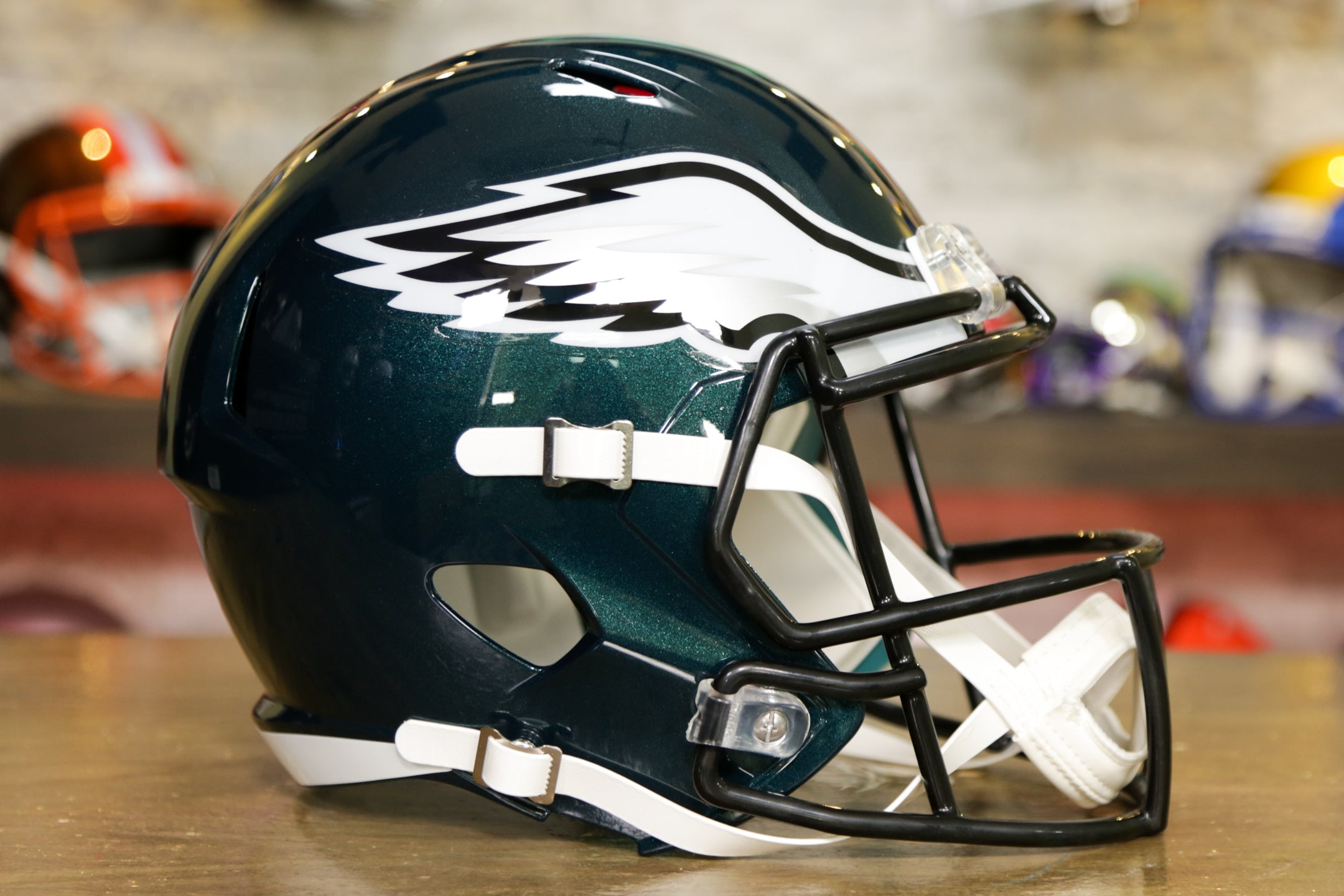 Philadelphia Eagles Riddell Speed Replica Helmet